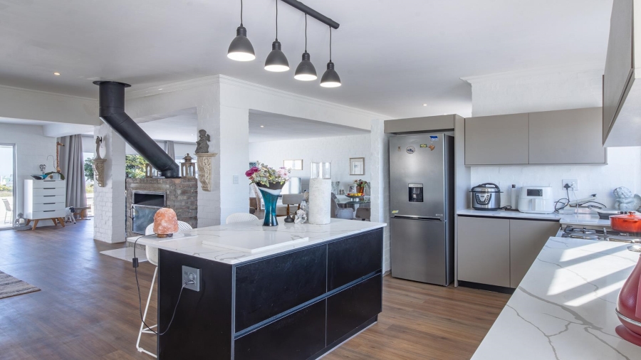 5 Bedroom Property for Sale in Grotto Bay Western Cape
